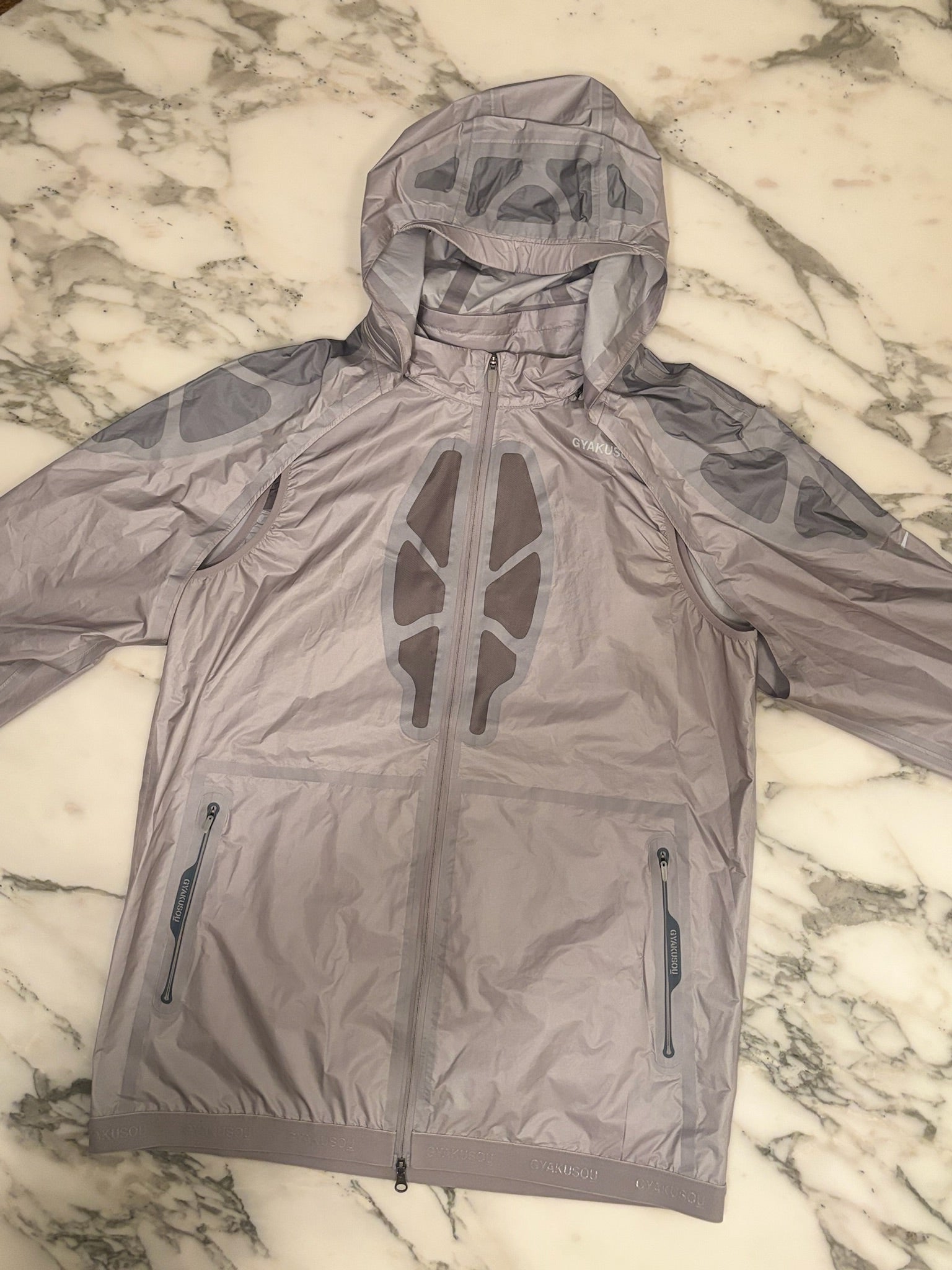 Gyakusou Silver Running Two-Piece Windbreaker