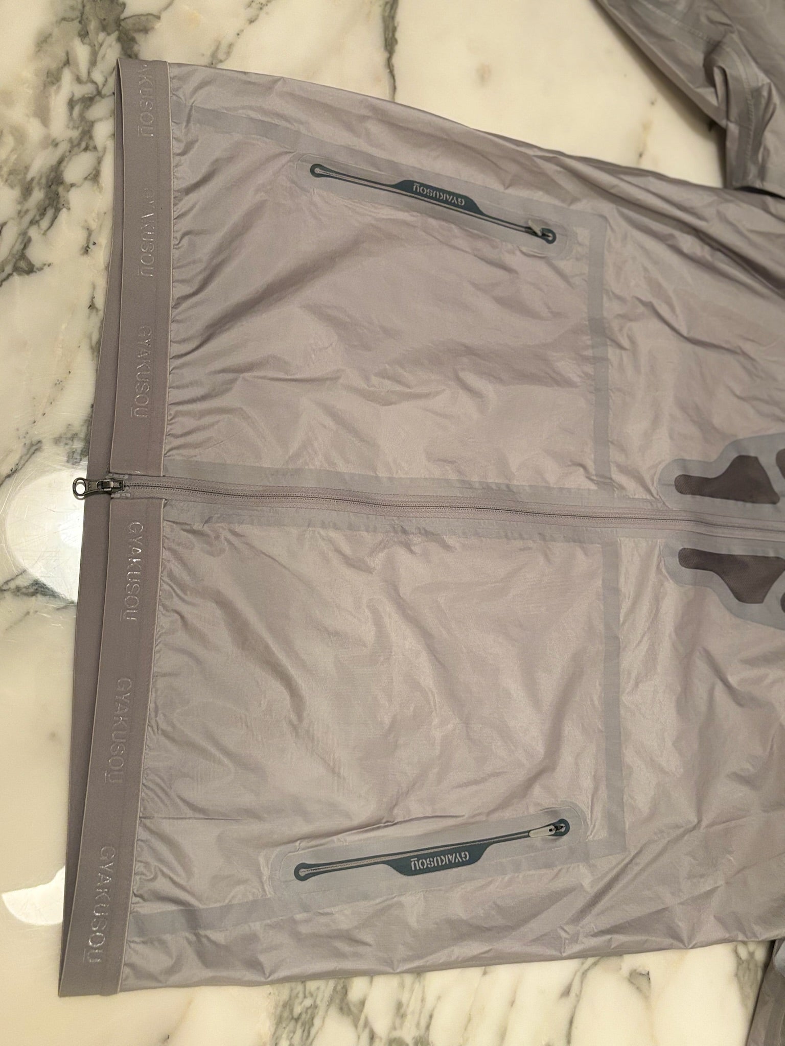 Gyakusou Silver Running Two-Piece Windbreaker