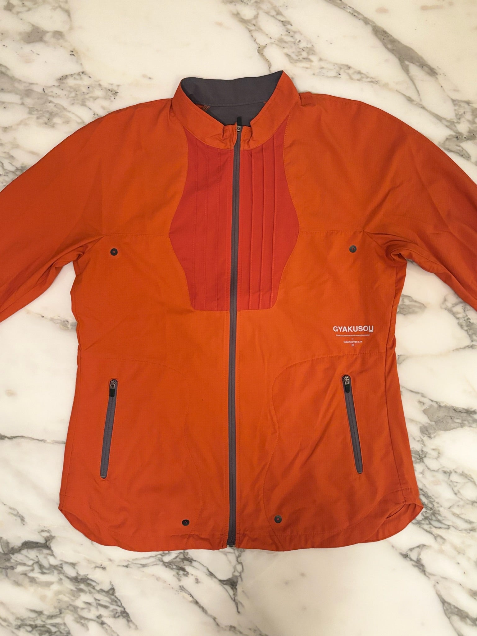 Gyakusou Orange Running Top – THACKER