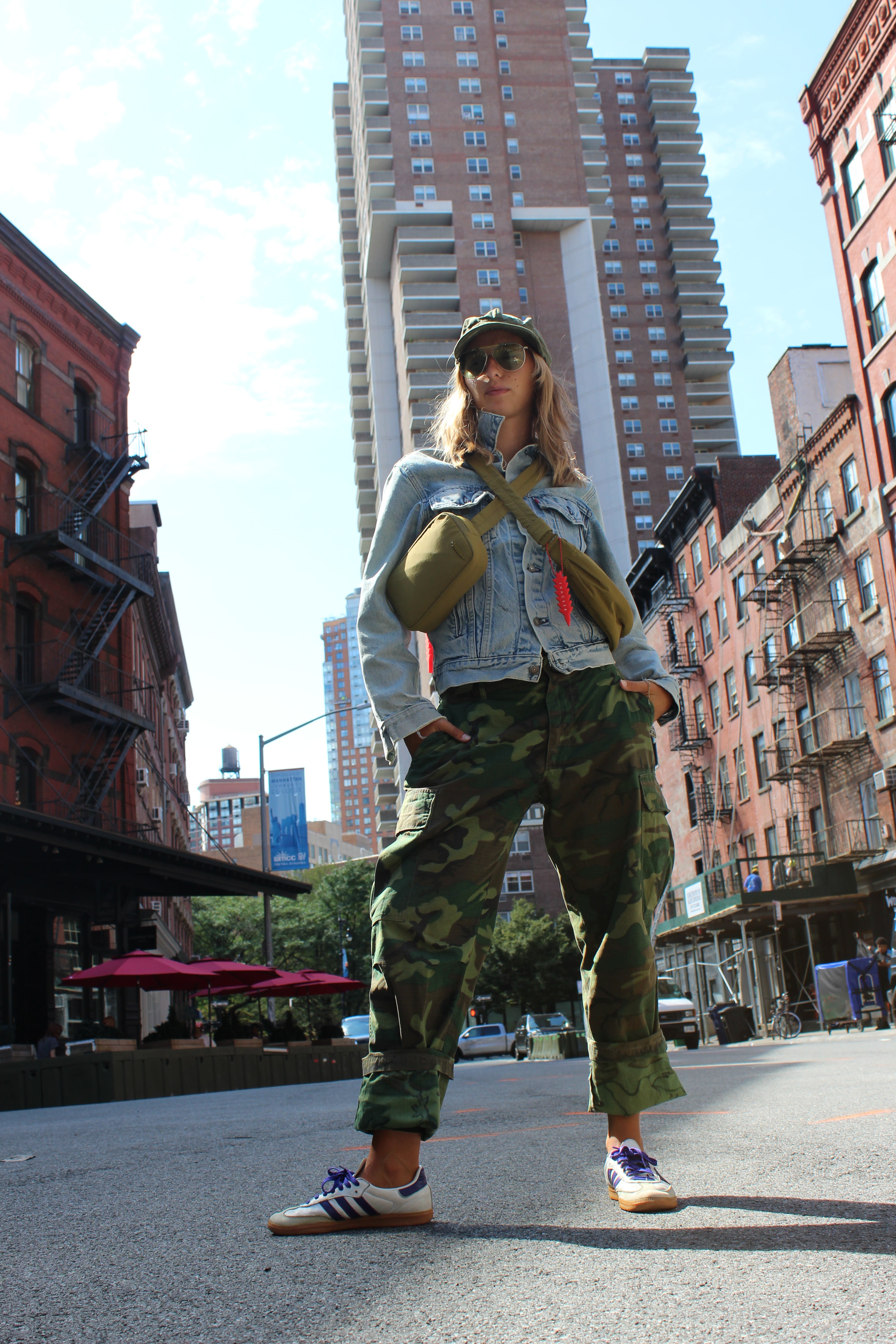 美品⭐︎THACKER New York レザーショルダーバッグ キャメル Thacker New York | OFFICIAL SITE